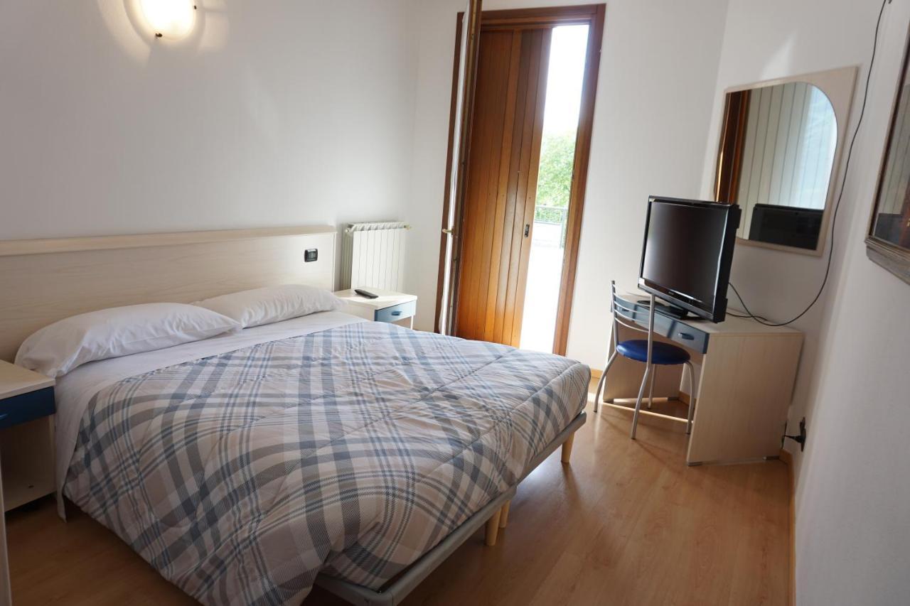 B&B La Villetta Breno Bagian luar foto