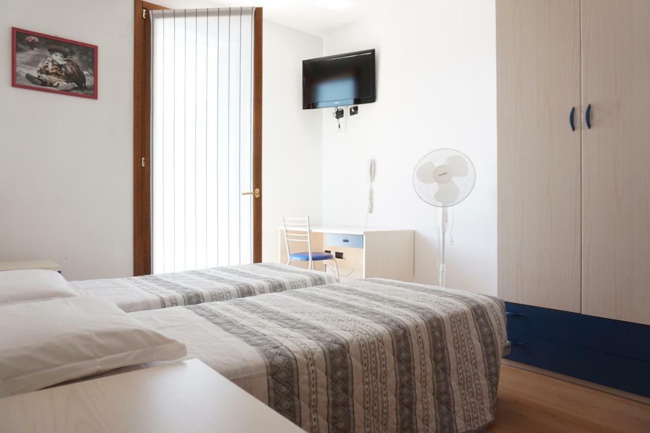 B&B La Villetta Breno Bagian luar foto