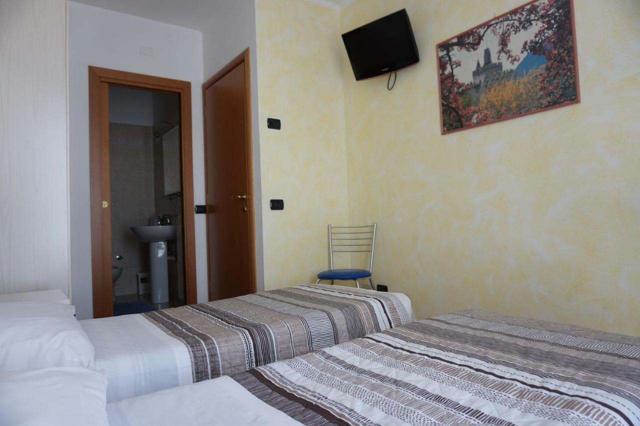 B&B La Villetta Breno Bagian luar foto
