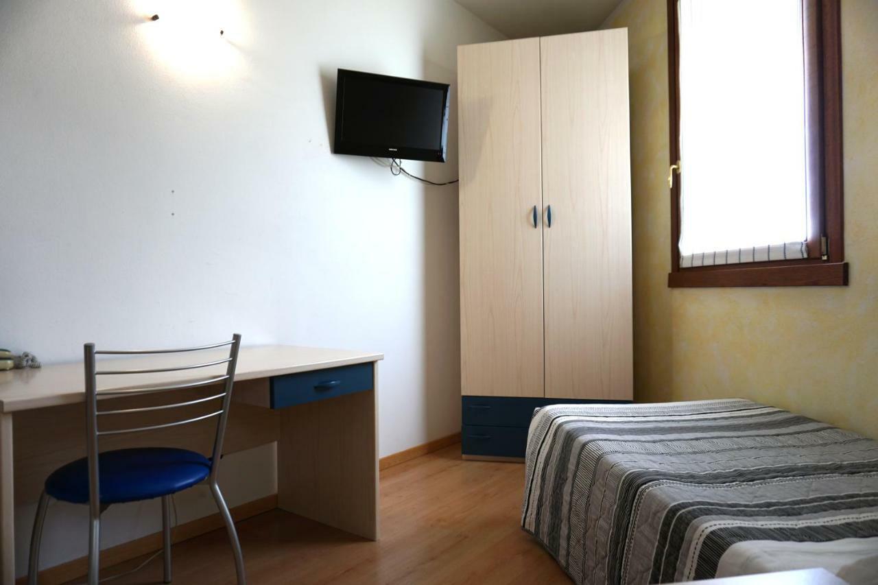 B&B La Villetta Breno Bagian luar foto